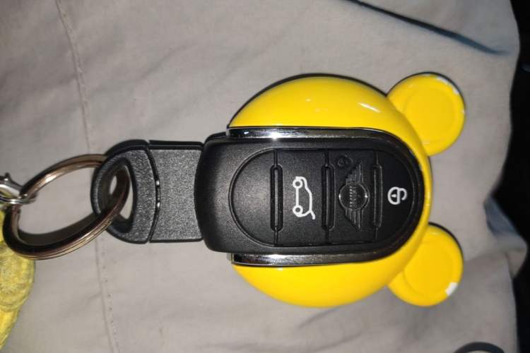 Used MINI 2023 Updated 1.5T COOPER Artist Five-Door Edition Vehicle Key