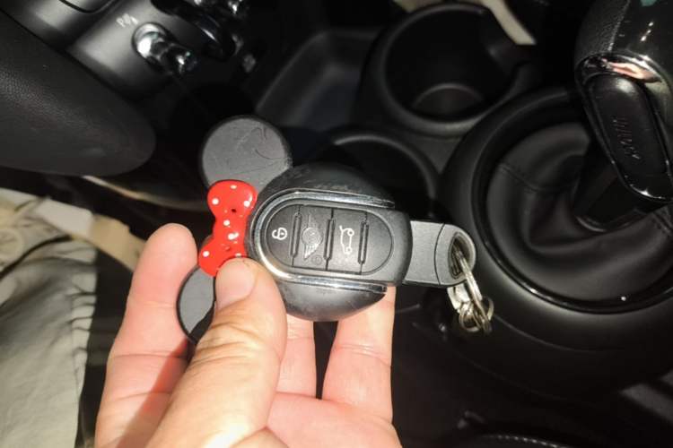 Used MINI 2023 1.5T COOPER Artist Vehicle Key