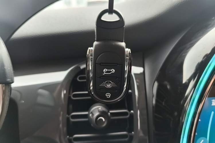 Used MINI 2023 1.5T ONE Vehicle Key