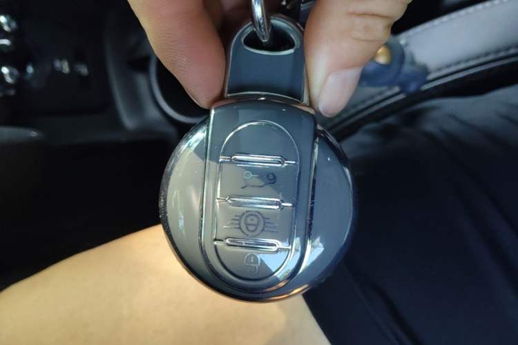 Used MINI 2023 1.5T COOPER Artist Five-Door Edition Vehicle Key