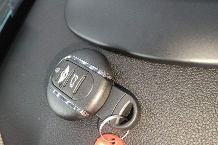 Used MINI 2023 2.0T COOPER S Artist Vehicle Key