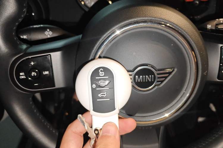 Used MINI 2023 1.5T ONE Five-Door Edition Vehicle Key