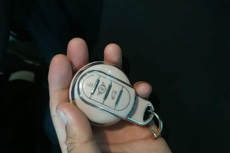 Used MINI 2023 1.5T COOPER Artist Five-Door Edition Vehicle Key