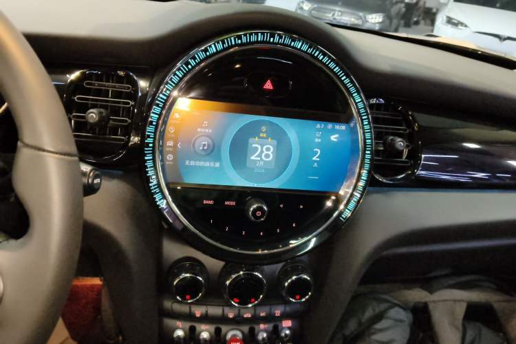 Used MINI 2023 Updated 1.5T COOPER Artist Five-Door Edition Audio And AC Panel