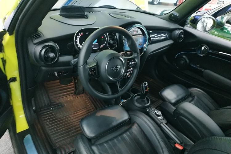 Used MINI 2023 2.0T COOPER S CABRIO Artist Center Console