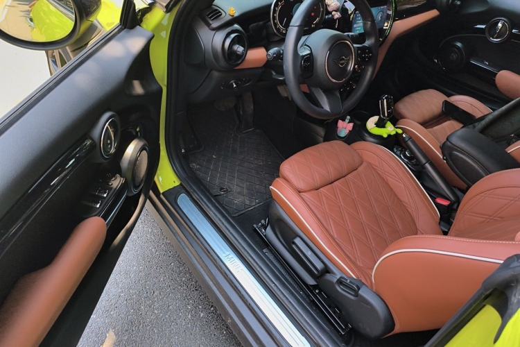 Used MINI 2023 Revised 1.5T COOPER CABRIO Artist Driver Seat