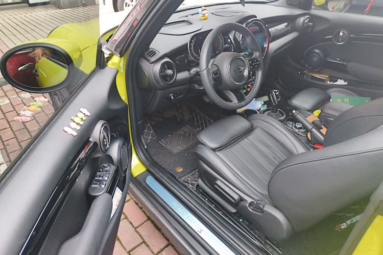Used MINI 2023 Revised 2.0T COOPER S CABRIO Artist Driver Seat