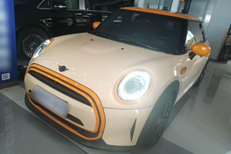MINI MINI 2023