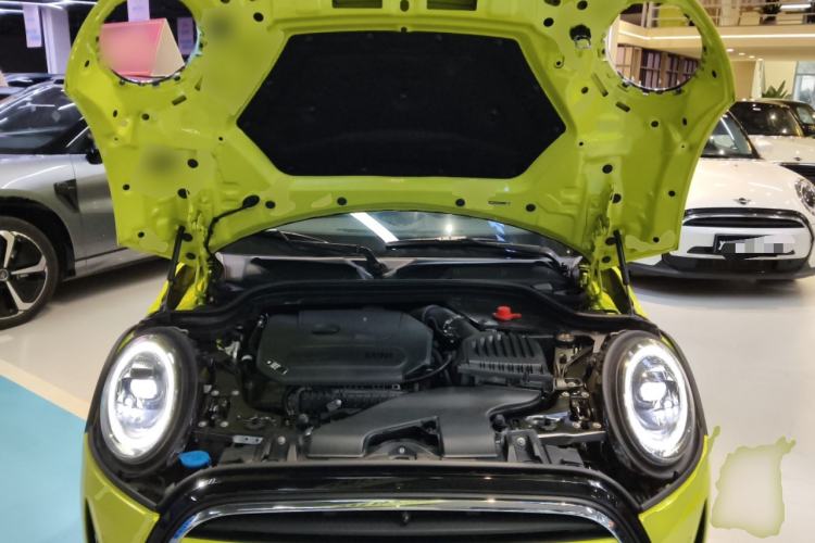 Used MINI 2023 Updated 1.5T COOPER Artist Five-Door Edition Engine Bay