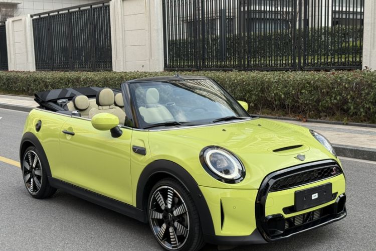 Used MINI 2023 Second Facelift 2.0T COOPER S CABRIO Artist Exterior 1