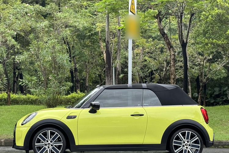 Used MINI 2023 Second Facelift 2.0T COOPER S CABRIO Artist Exterior 11