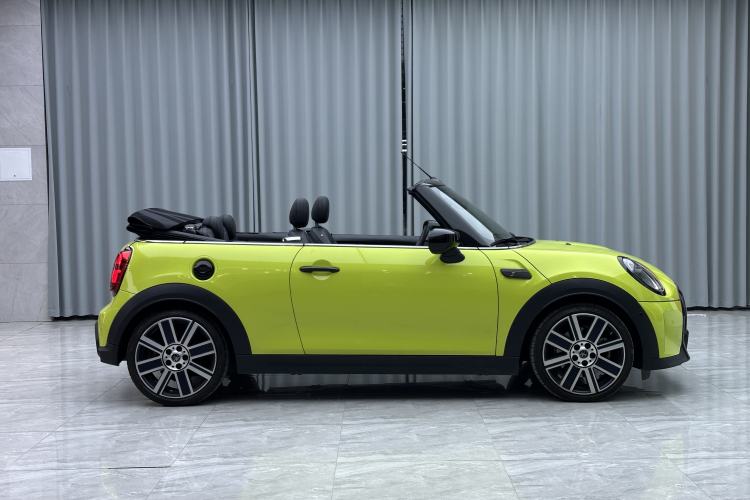 Used MINI 2023 Second Facelift 2.0T COOPER S CABRIO Artist Exterior 3