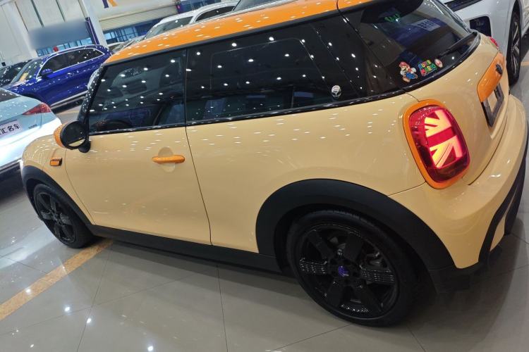 Used MINI 2023 1.5T COOPER Midnight Escape Special Edition Exterior 3
