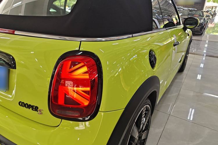 Used MINI 2023 Second Facelift 2.0T COOPER S CABRIO Artist Exterior 6