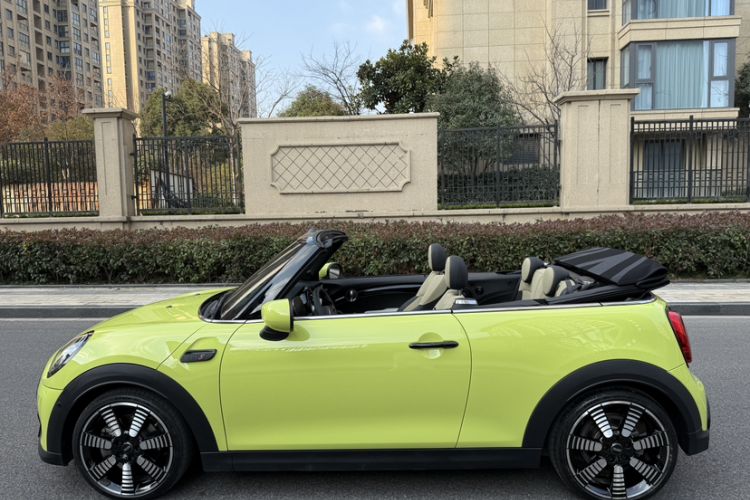 Used MINI 2023 Second Facelift 2.0T COOPER S CABRIO Artist Exterior 7