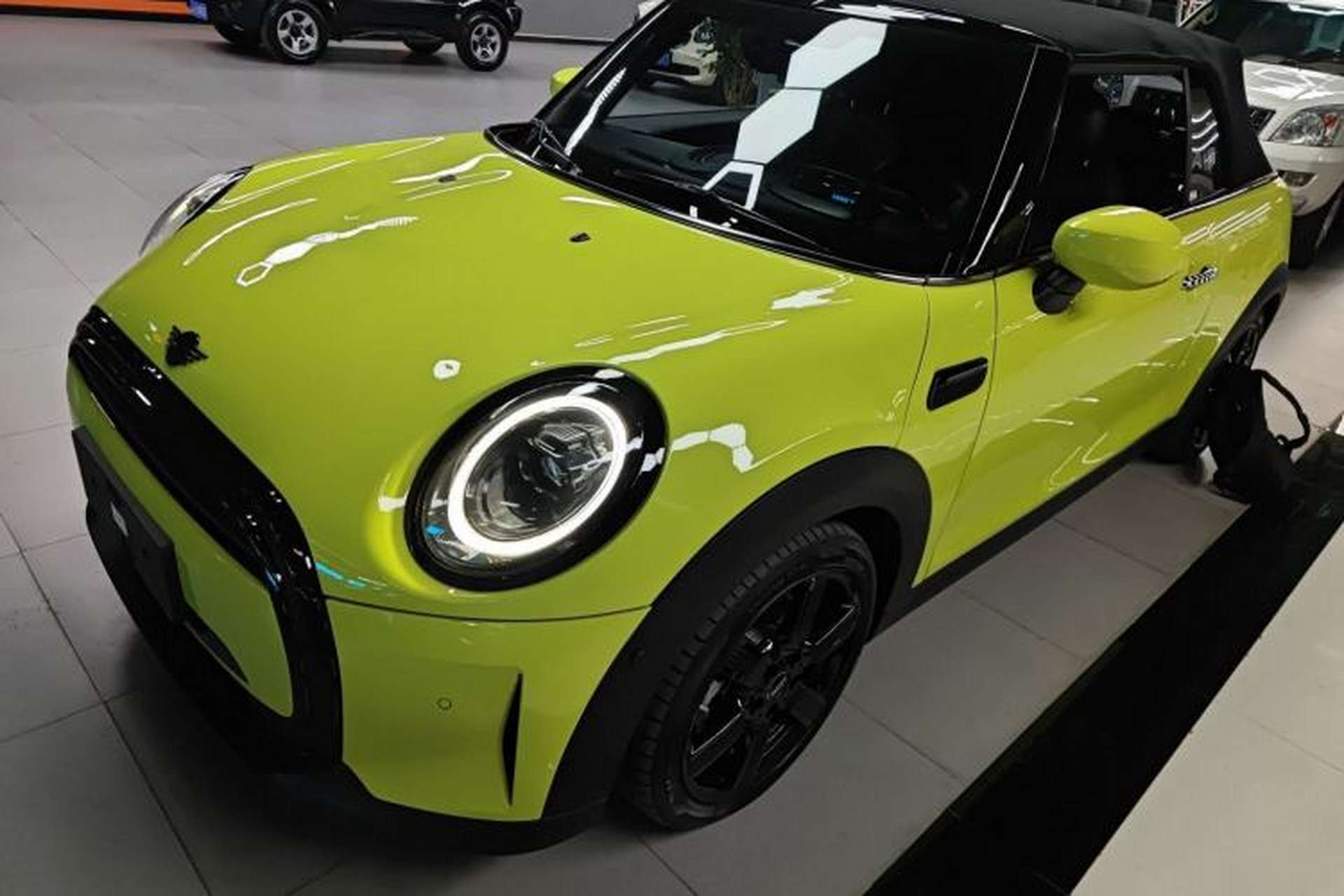Used MINI 2023 Revised 1.5T COOPER CABRIO Artist Front Left 45 Deg