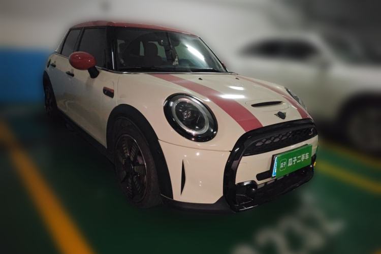 Used MINI 2023 Facelift 2.0T COOPER S Artist Five-Door Edition Front Right 45 Deg