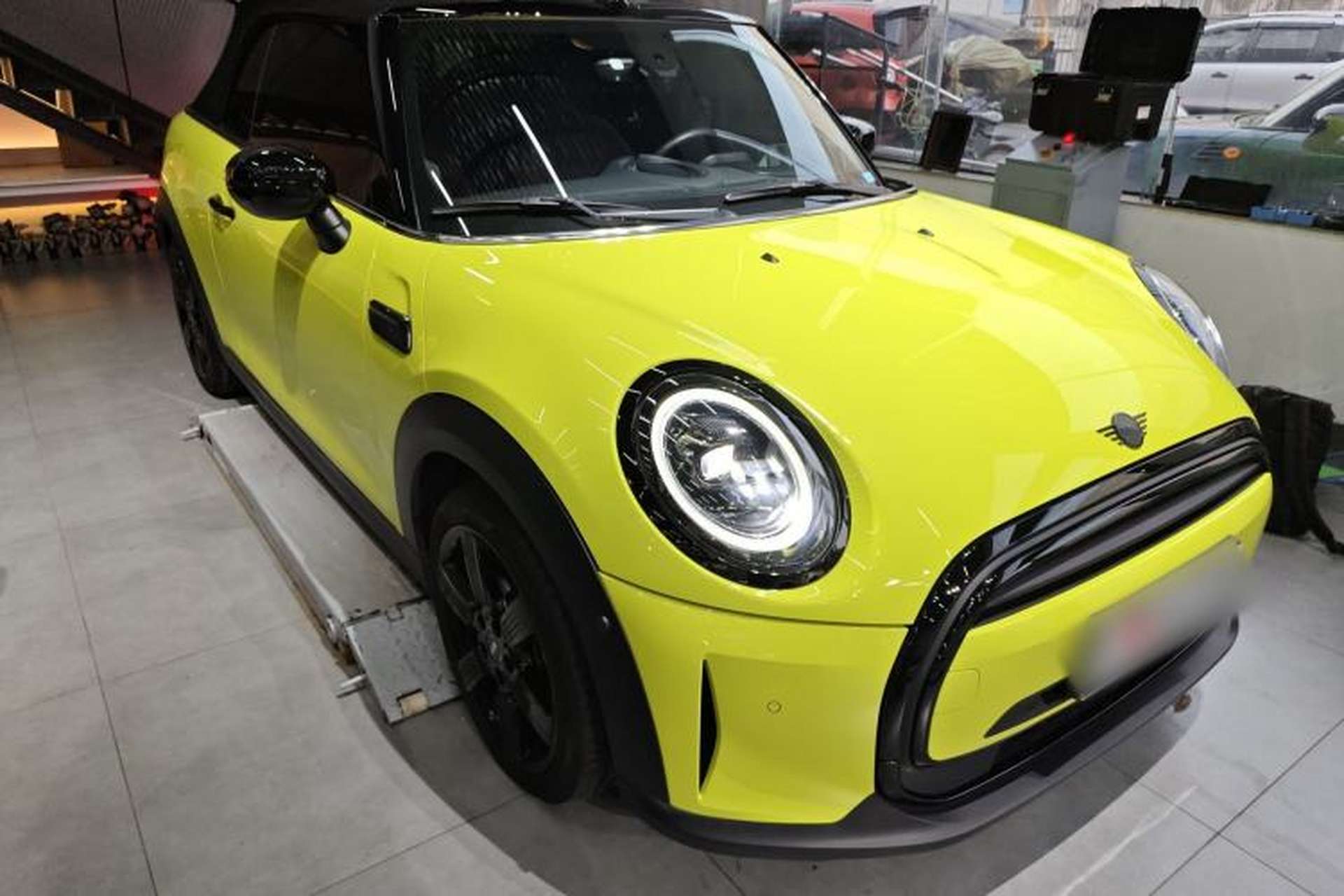 Used MINI 2023 Revised 1.5T COOPER CABRIO Artist Front Right 45 Deg