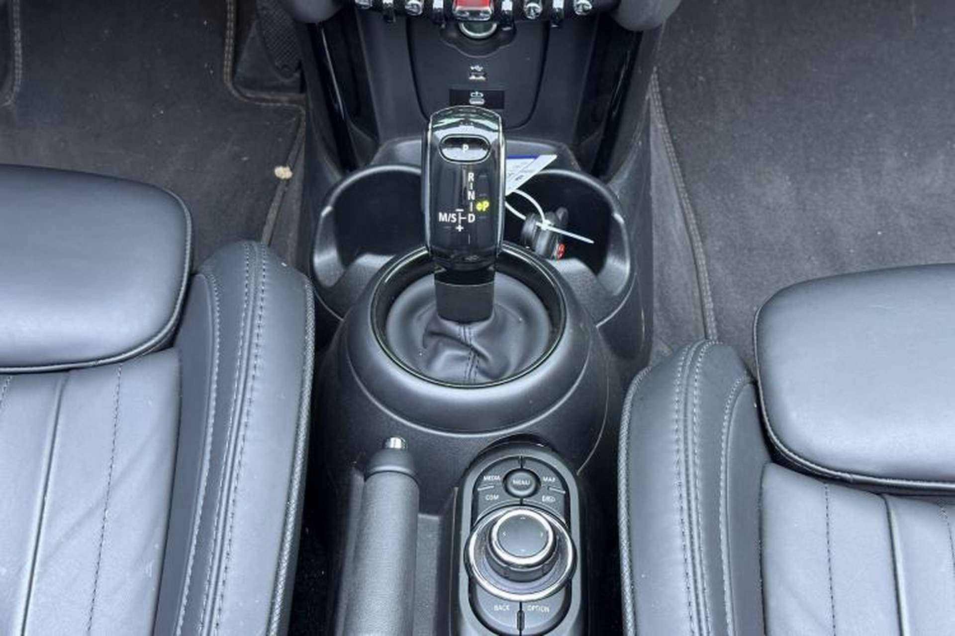 Used MINI 2023 Second Facelift 2.0T COOPER S CABRIO Artist Gear Lever