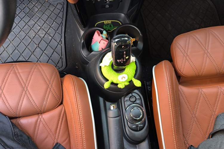 Used MINI 2023 Revised 1.5T COOPER CABRIO Artist Gear Lever