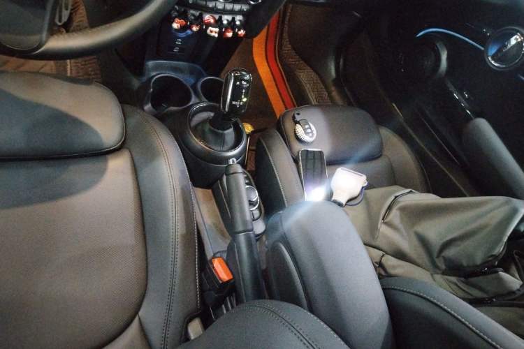 Used MINI 2023 Updated 1.5T COOPER Artist Gear Lever