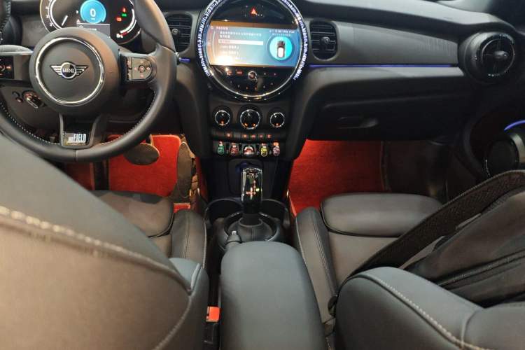 Used MINI 2023 1.5T COOPER Midnight Escape Special Edition Gear Lever