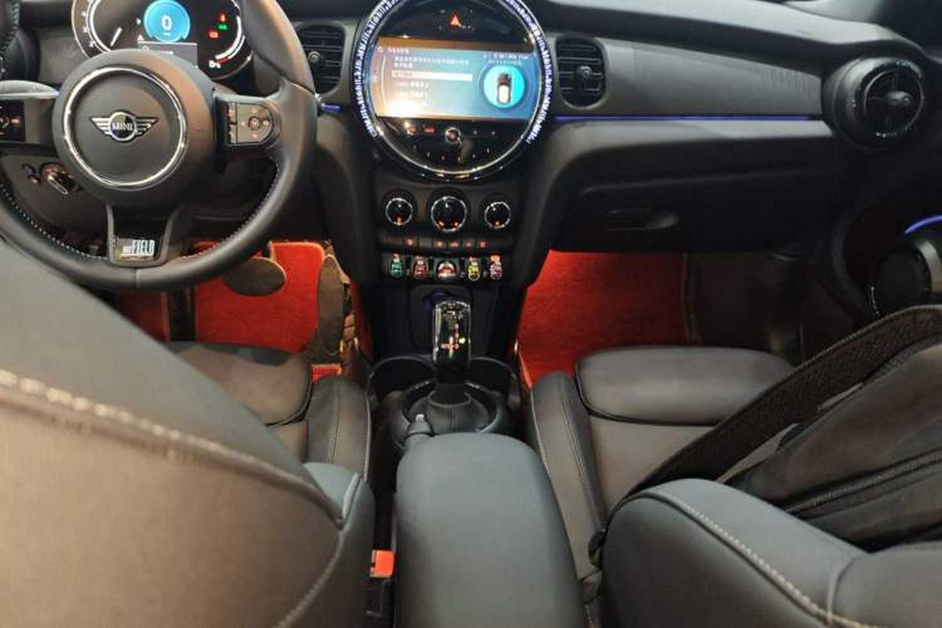 Used MINI 2023 1.5T COOPER Midnight Escape Special Edition Gear Lever