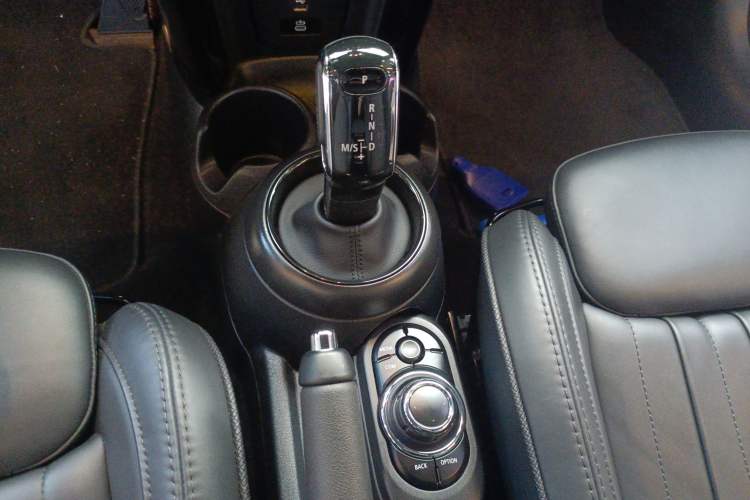 Used MINI 2023 Second Facelift 2.0T COOPER S CABRIO Artist Gear Lever