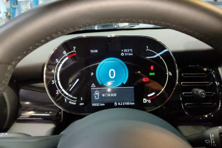 Used MINI 2023 Updated 1.5T COOPER Artist Five-Door Edition Instrument Cluster