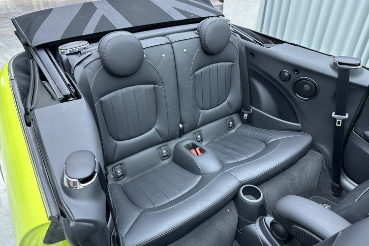 Used MINI 2023 Second Facelift 2.0T COOPER S CABRIO Artist Interior 2