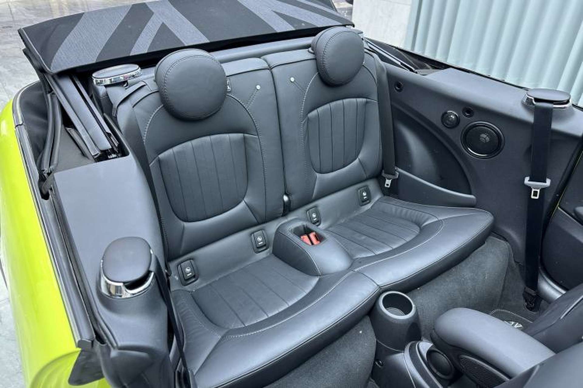 Used MINI 2023 Second Facelift 2.0T COOPER S CABRIO Artist Interior 2