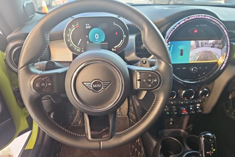 Used MINI 2023 Revised 2.0T COOPER S CABRIO Artist Interior 2