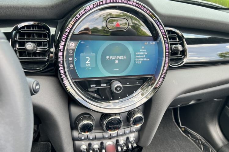 Used MINI 2023 Revised 1.5T COOPER CABRIO Artist Interior 3