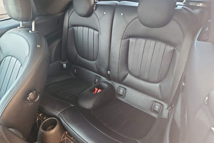 Used MINI 2023 Revised 2.0T COOPER S CABRIO Artist Interior 4
