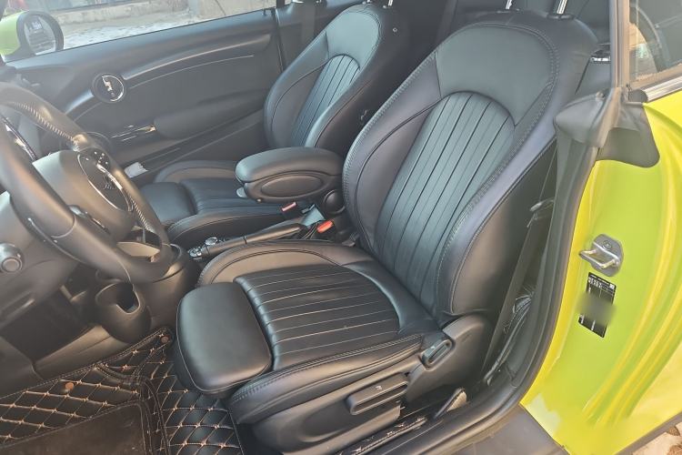 Used MINI 2023 Revised 2.0T COOPER S CABRIO Artist Interior 5
