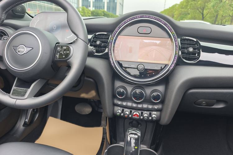 Used MINI 2023 2.0T COOPER S CABRIO Artist Interior 5