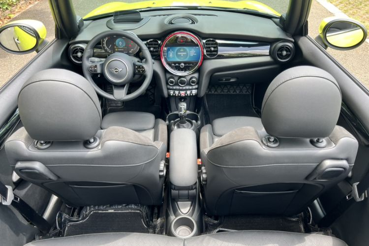 Used MINI 2023 Revised 1.5T COOPER CABRIO Artist Interior 6