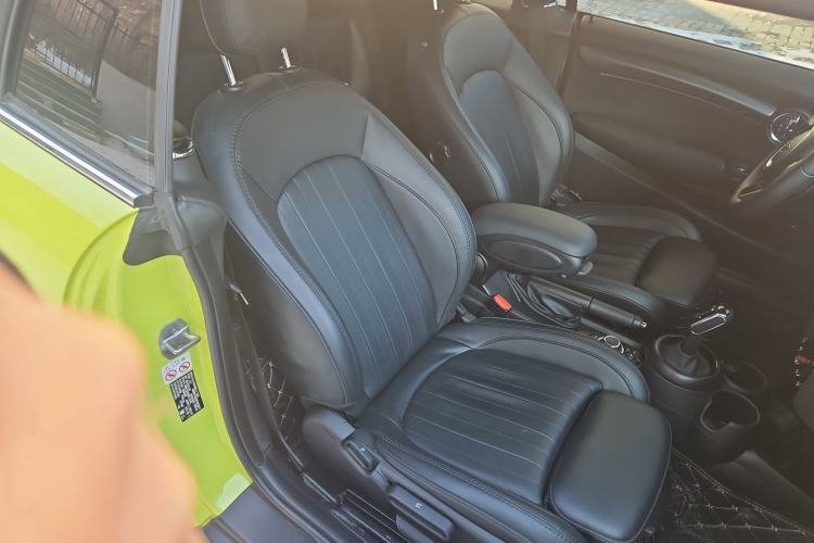Used MINI 2023 Revised 2.0T COOPER S CABRIO Artist Interior 8