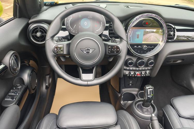 Used MINI 2023 2.0T COOPER S CABRIO Artist Interior 9