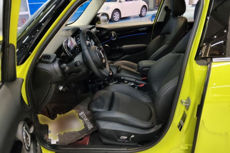Used MINI 2023 Updated 1.5T COOPER Artist Five-Door Edition Left Front Seat