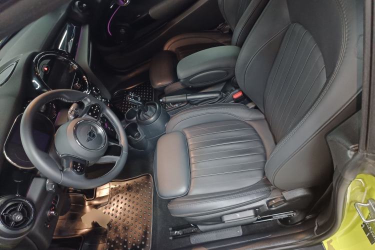 Used MINI 2023 Second Facelift 2.0T COOPER S CABRIO Artist Left Front Seat