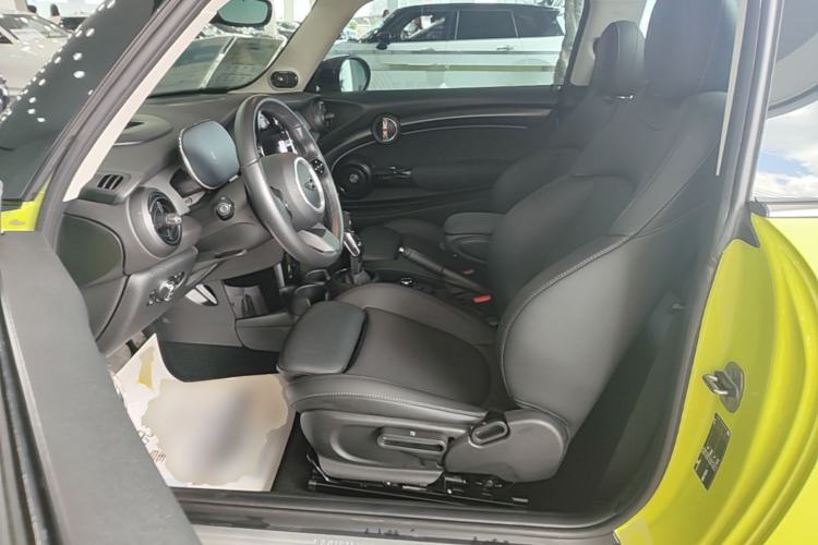 Used MINI 2023 1.5T COOPER Artist Left Front Seat