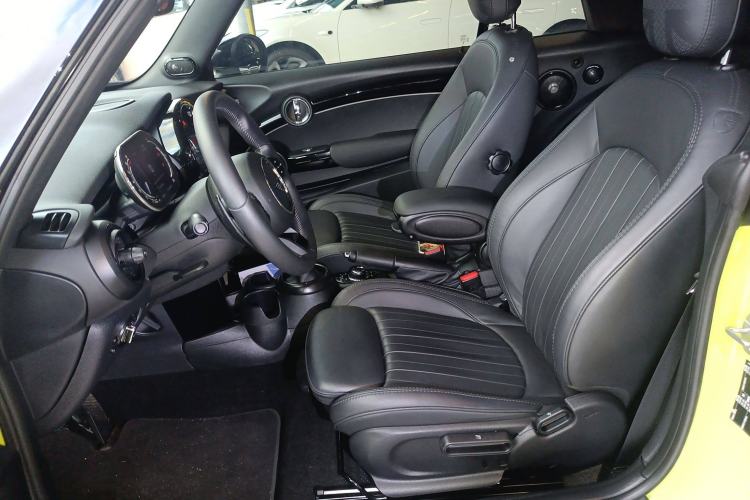 Used MINI 2023 Second Facelift 2.0T COOPER S CABRIO Artist Left Front Seat