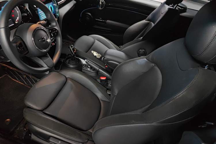 Used MINI 2023 Revised 1.5T COOPER CABRIO Artist Left Front Seat