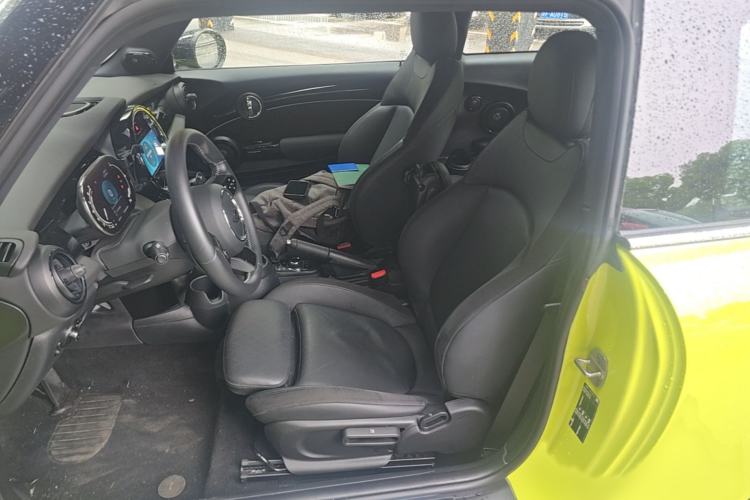 Used MINI 2023 Updated 2.0T COOPER S Artist Left Front Seat