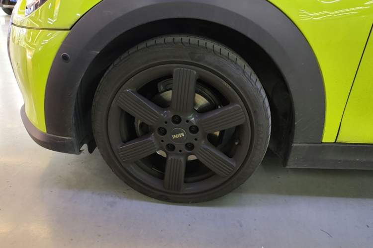 Used MINI 2023 1.5T COOPER Artist Left Front Wheel Hub