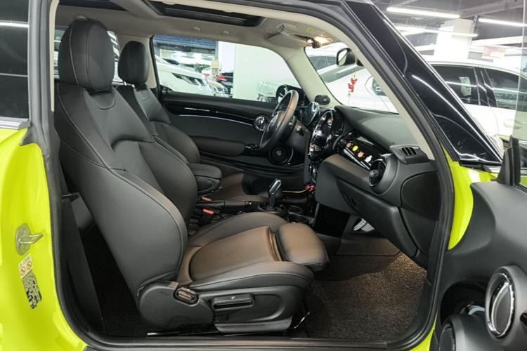 Used MINI 2023 1.5T COOPER Artist Right Front Seat