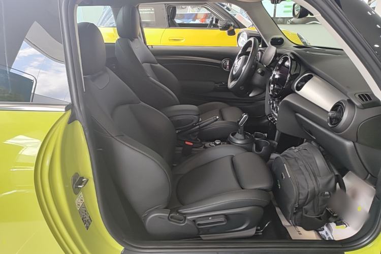 Used MINI 2023 1.5T COOPER Artist Right Front Seat