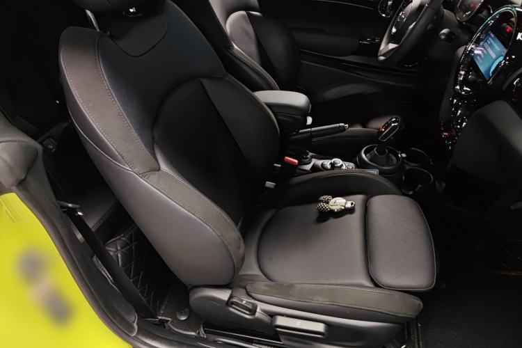 Used MINI 2023 Revised 1.5T COOPER CABRIO Artist Right Front Seat