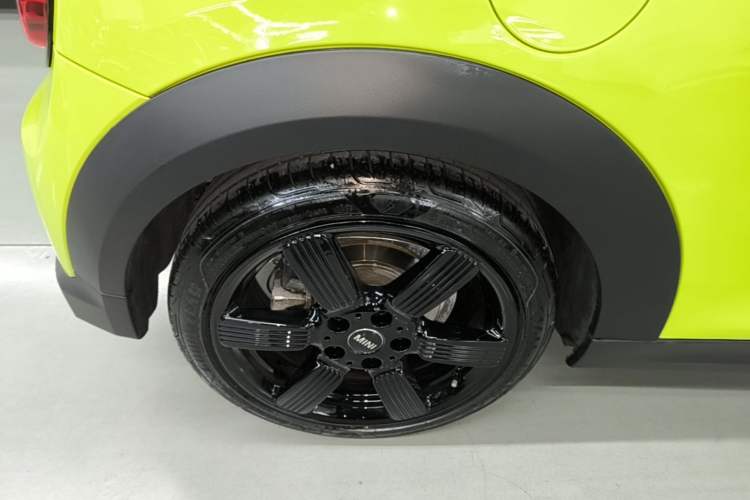 Used MINI 2023 1.5T COOPER Artist Right Rear Wheel Hub